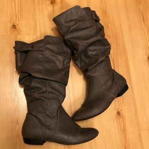Lower East Side Gray Boots Size 7.5W